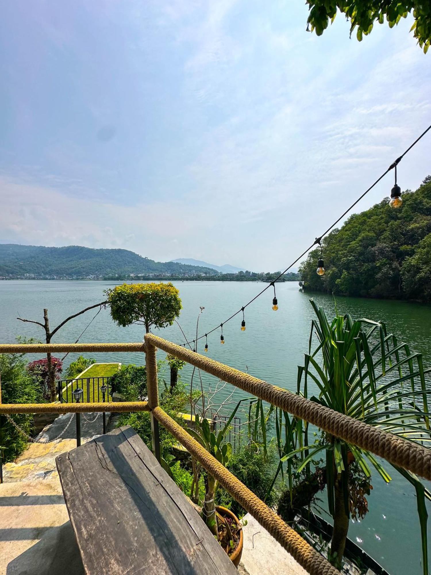 The Hideout Villa Pokhara Extérieur photo