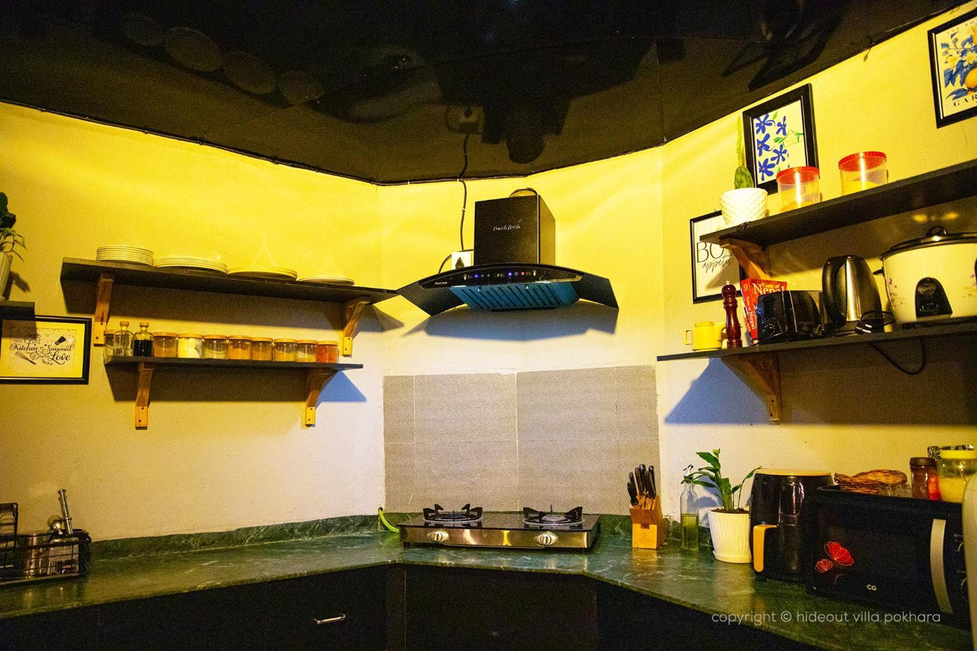 The Hideout Villa Pokhara Extérieur photo