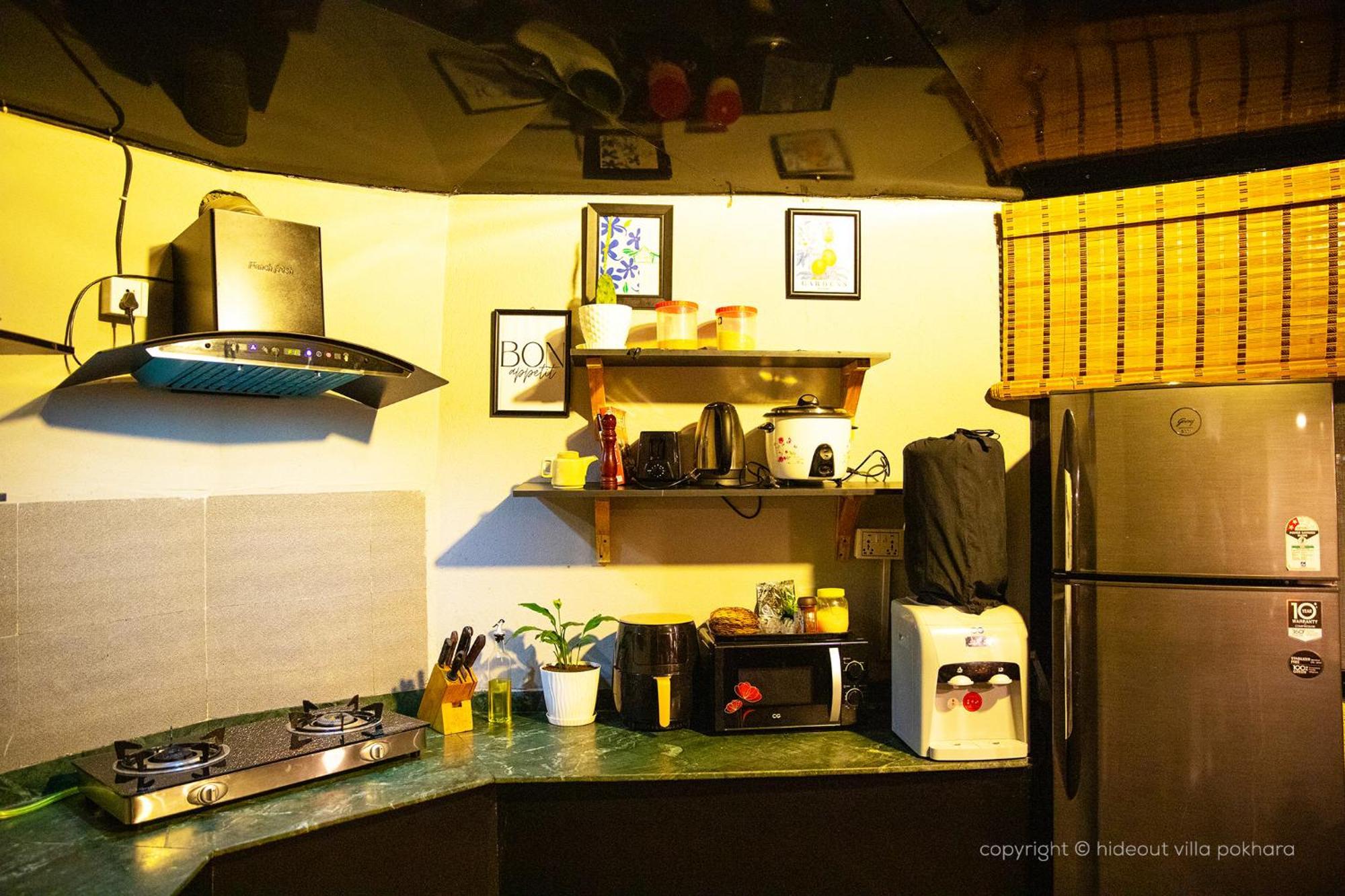 The Hideout Villa Pokhara Extérieur photo